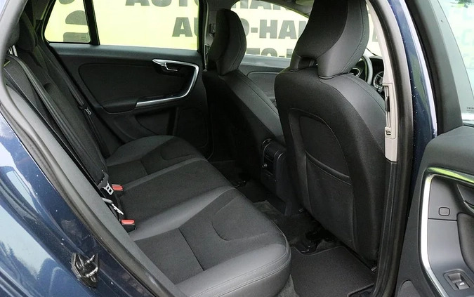 Volvo V60 cena 38900 przebieg: 226000, rok produkcji 2010 z Sulmierzyce małe 497